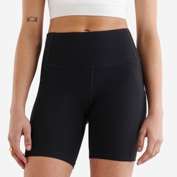 Aritzia | TNA | XS Black Bike Shorts - Picture 1 of 6